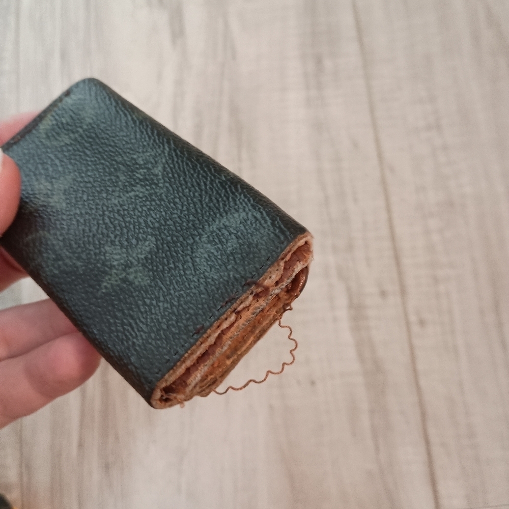 Authentic Louis Vuitton Multicle 4 Monogram Key Holder Canvas Leather 4 Hooks - Picture 6 of 12